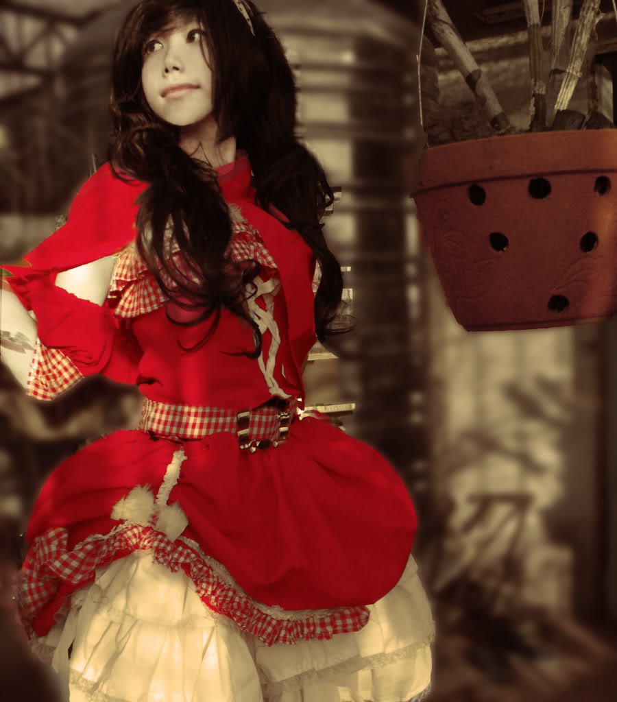 the little red riding hood( cosplay by Taichou QNCC) Redgirl32