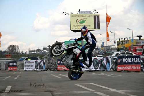 SPORT: FreeStyle MotoBike Stunts Bike-stunts-09