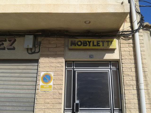 CARTEL Mobylette EN TALLER 2013-09-06110755_zpsc75d9ce7