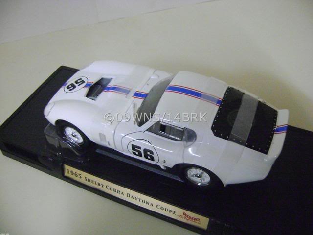 1:18 1965 Shelby Cobra Daytona Coupe 017