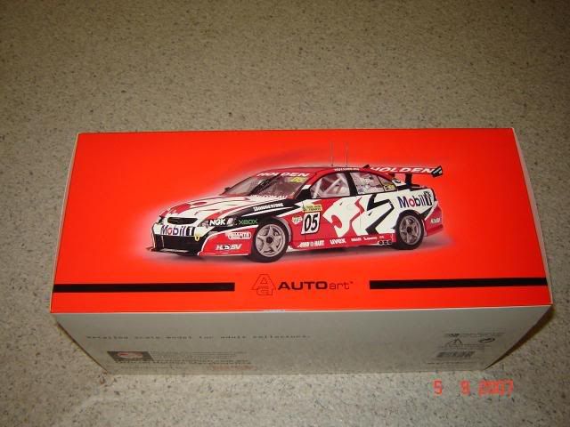 1:18 Peter Brock's 2004 32nd Year Bathurst car 02