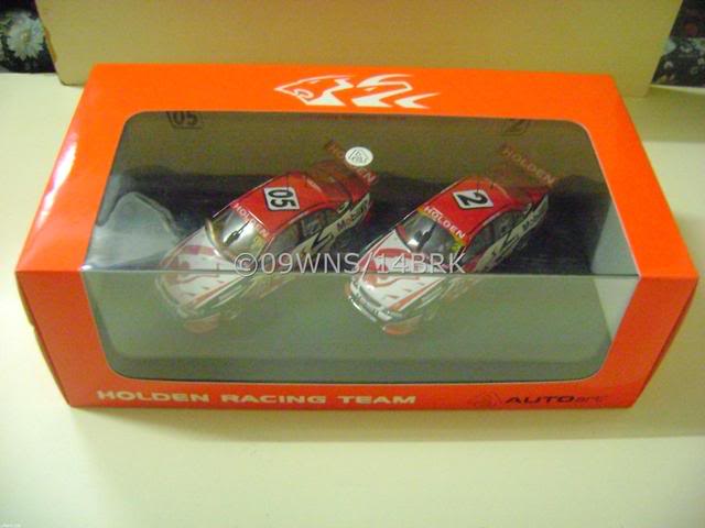 1:43 2004 Bathurst HRT Twin Set 001