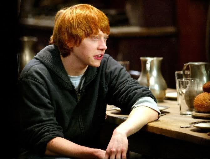 [Pictures] Rupert Grint ♥Bring SEXY Back♥ - Page 7 Entrevistas-com-elenco-no-set-novem