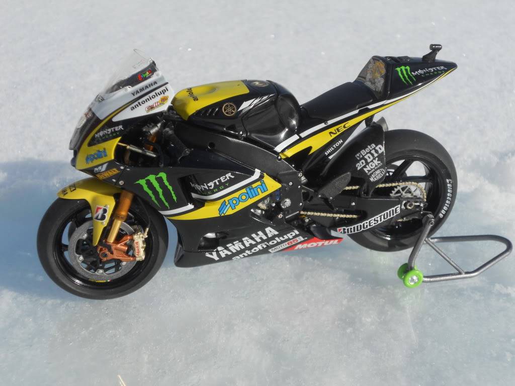 Yamaha Monster YZR-M1 '09 (defi 2012) - Page 3 DSCN1771