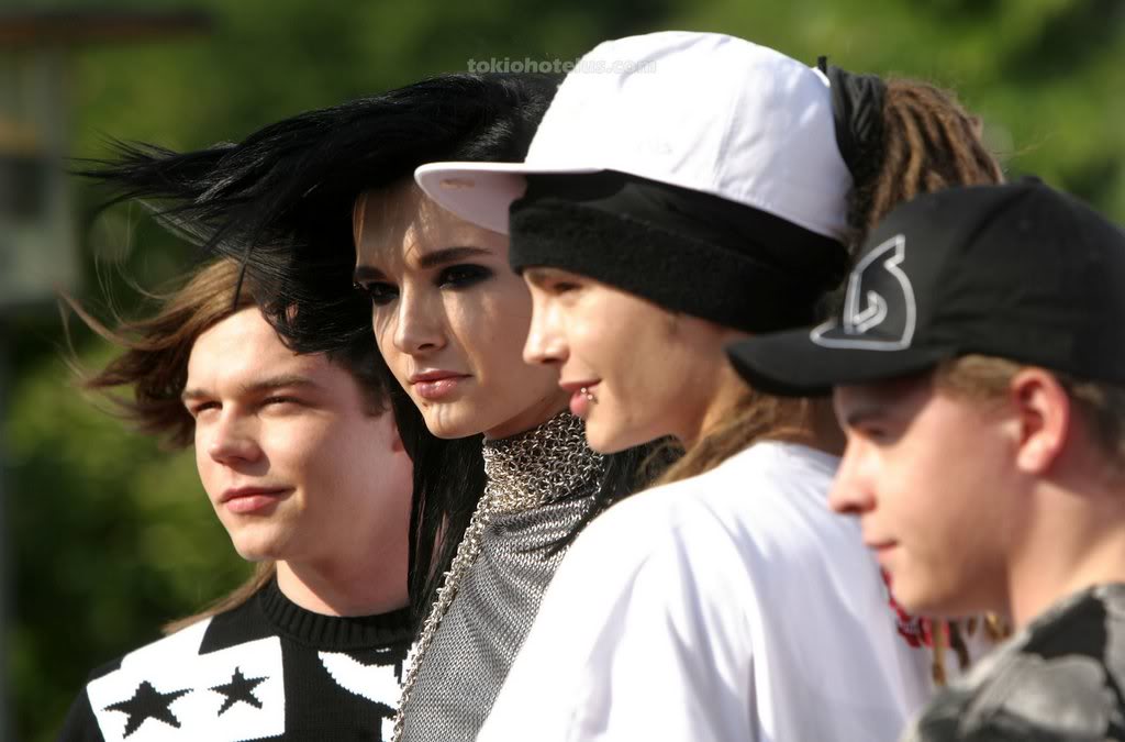 ToKio HoTeL!! Billnewlookcomet2008