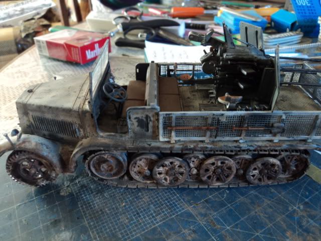 SD KFZ 7/1    1/35 DSC06332