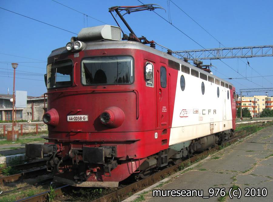 Locomotive clasa 44 - Pagina 2 IMG_0220