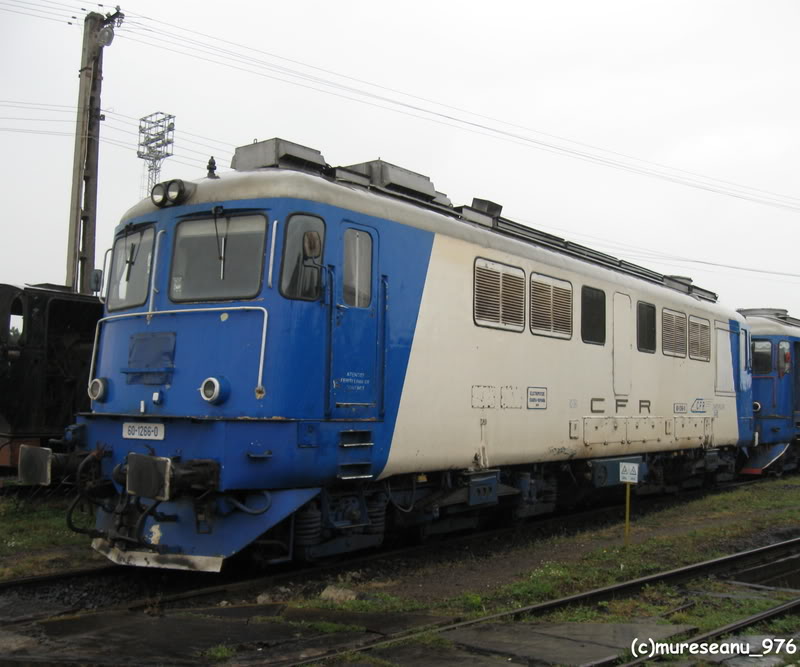 Locomotive diesel-electrice clasa 60-61 IMG_1626