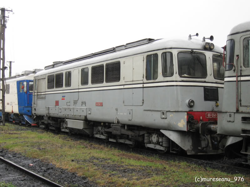 Locomotive diesel-electrice clasa 60-61 IMG_1628