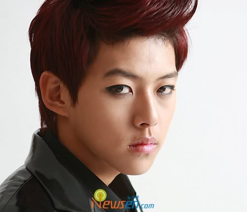 Dongho a day. :] 18360_104933262866020_1000004804122