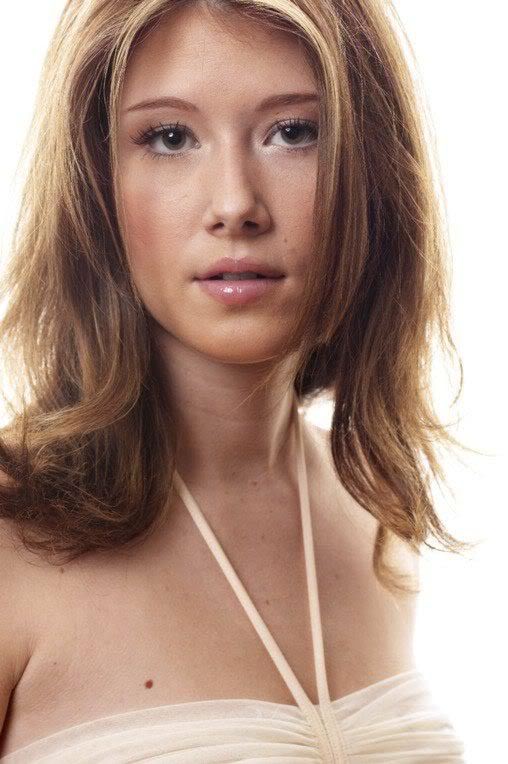 JEWEL STAITE (Doctora Keller) Jewel04