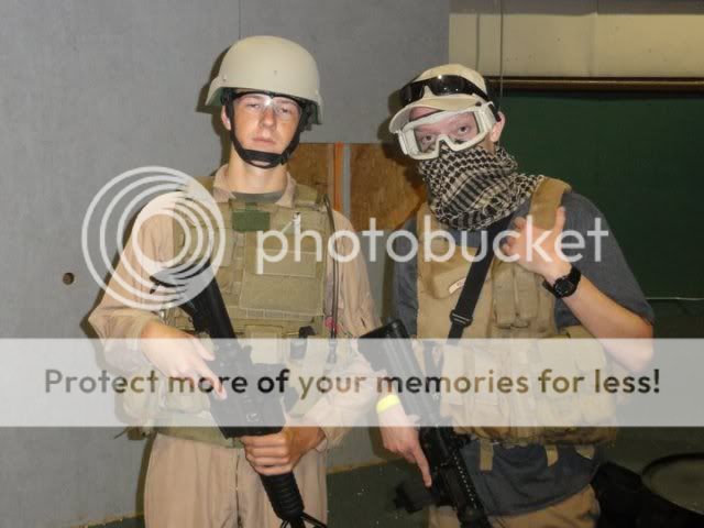 Post your best airsoft outfits and Weapon loadouts here! - Page 7 247856_1728788593913_1664419882_31485548_3057772_n