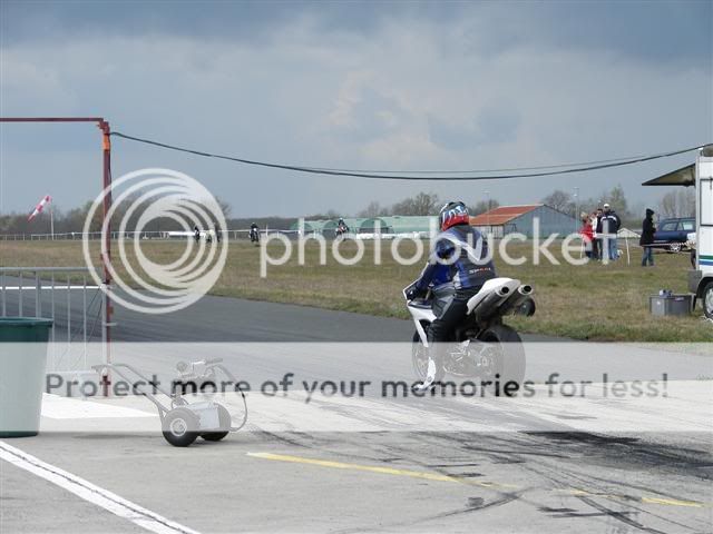 Archives Rassemblement:Run Cap Sud - essai moto - 06 04 2008 RCS06042008110