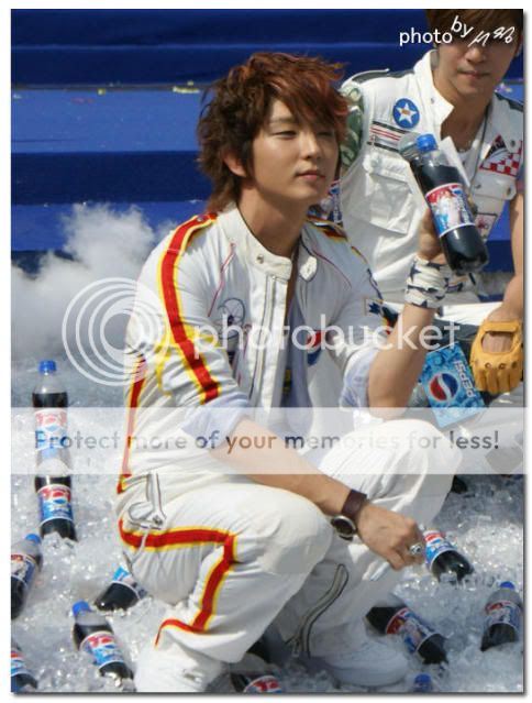 [21.05] Pepsi Party - Suju & Lee jun Ki & Huang Xiao Ming & Alan Luo.... F0e0bd76c73ece3fb051b9a4