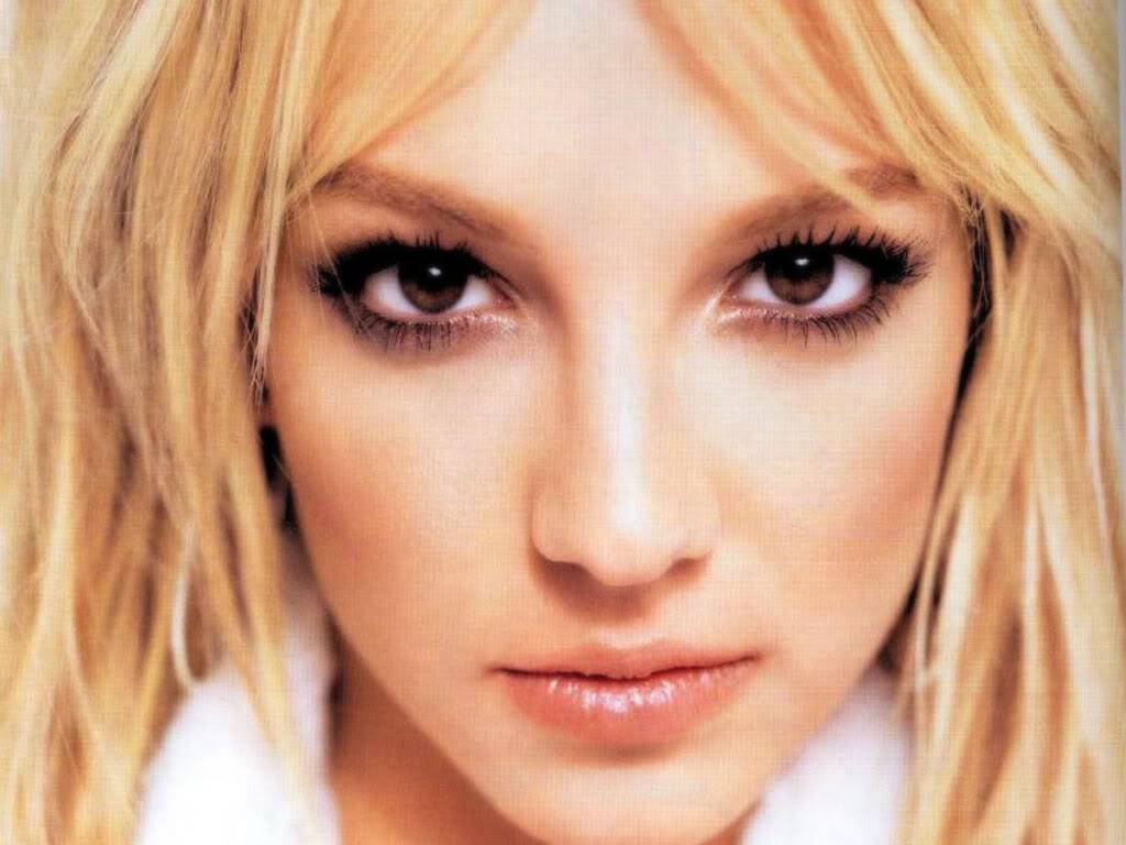 Britney Spears Britney-spears-wallpaper-010-1024