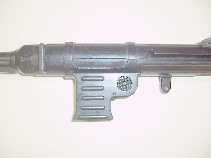 Unknown MP40 Modelgun (Denix?) No5_5