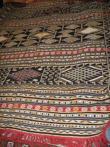 "Tazarbite".. tapis berbère et l'art du tissage - Page 3 2629613168_727e6baed9