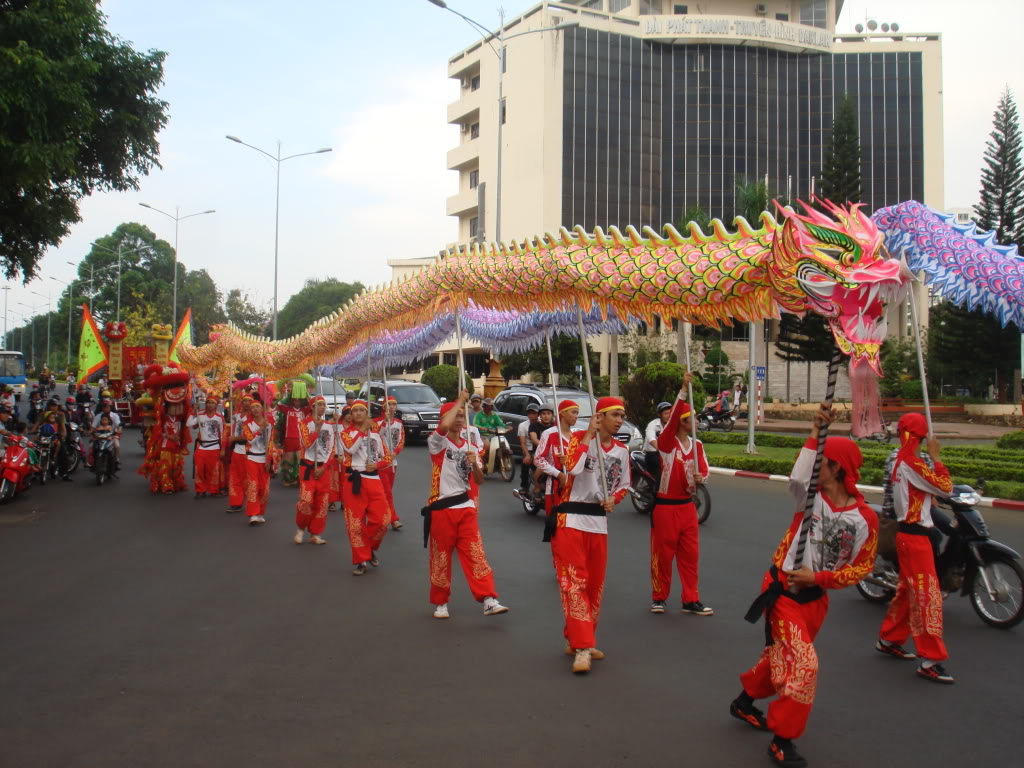 Đặng Gia Diễu Hành Lễ Hội Cồng Chiên Tây Nguyên DSC02219