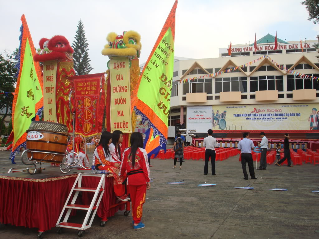 Đặng Gia Diễu Hành Lễ Hội Cồng Chiên Tây Nguyên DSC02222