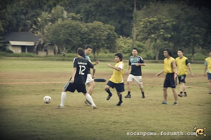 รูปเก็บตก ฟุตบอล 4 ชั้นปี soc-anp'54 Ball54_30