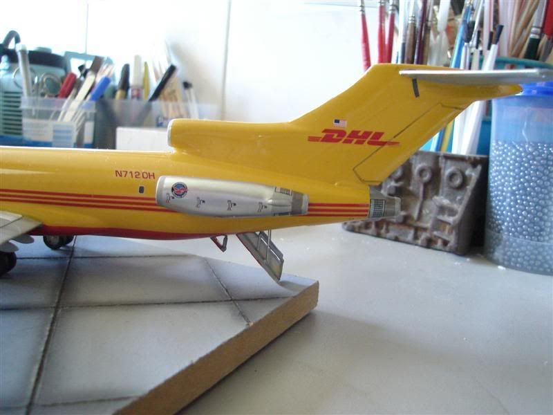 Airfix 727-200 1/144 DHL DSC01890Medium