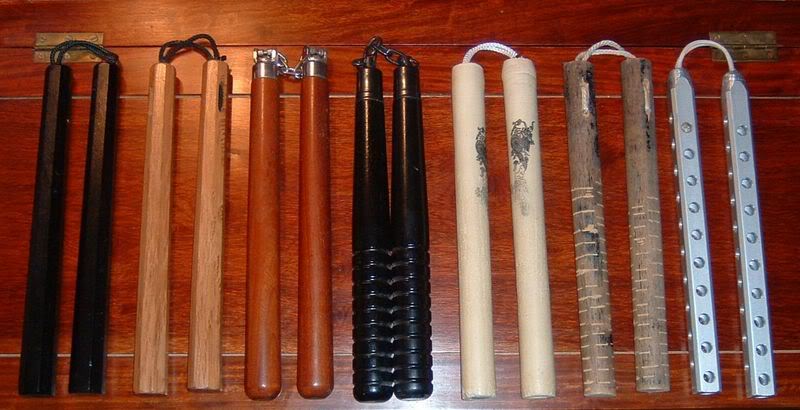 Giới thiệu về Côn nhị khúc - lưỡng tiết côn - song tiết côn... 800px-Nunchaku1