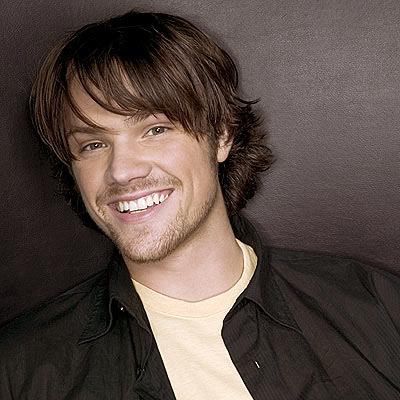 Regarde une feuille de personnage JaredPadaleckiHairstyle2