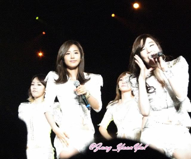 [PICS/GIF][14-09-2011] Yulsic moment in Taiwan - Comeback so hot & sweet! V28s