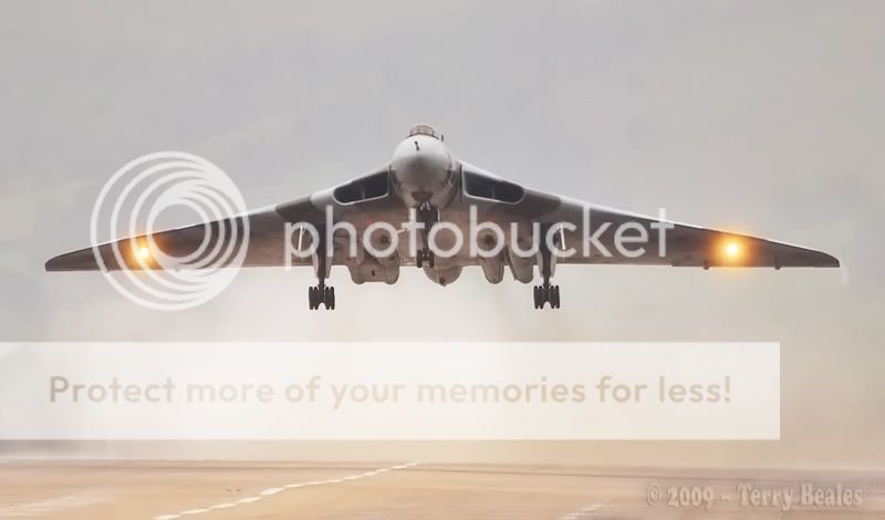 Photo of the Month - July 2009 - Page 4 XH558-departs-Yeovilton-3