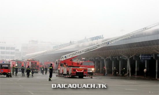 Sân bay Tân Sơn Nhất bị cháy 1225111665