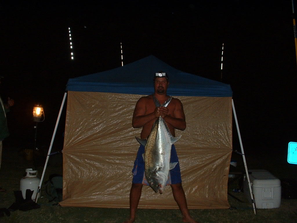 quadfathers ulua aukea 2010 BillyUluaFishingcaughta40lbsUlua3-1