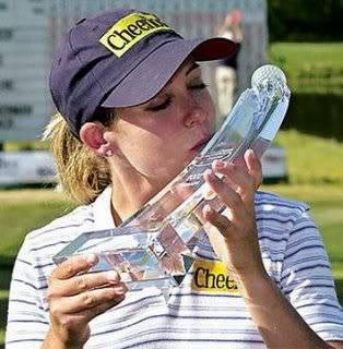 Wegmans LPGA Championship Preview & Discussion Thread Cristie-kerr-trophy-kiss