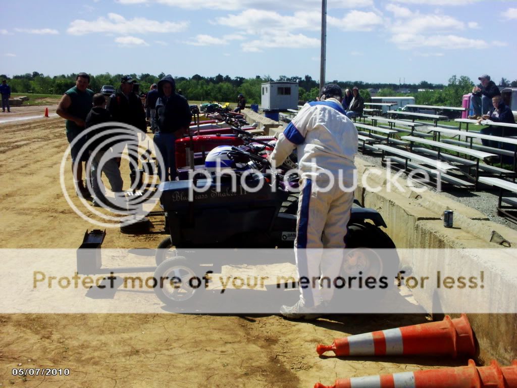pix from the tractor pulls 010-2