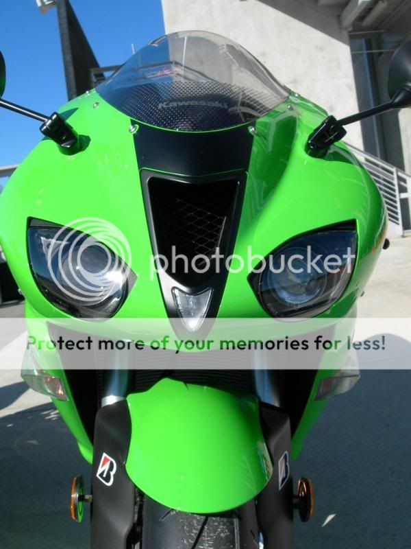 Ninja ZX6R Green_CloseUp