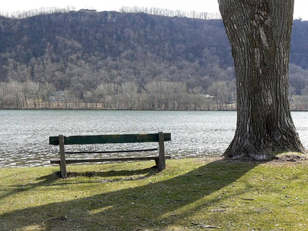 Klopi ob jezeru LakeBench