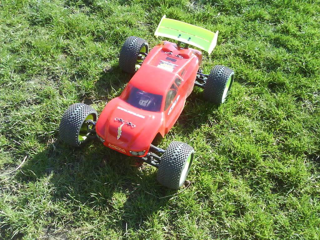 Truggy Asso RC8T Brushless RC Monster by Sir Slide Alot (Belgique) DSC00388