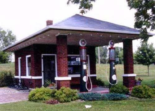 Old Gas Stations, Hotels and Car Hop Pics - Page 2 Juy