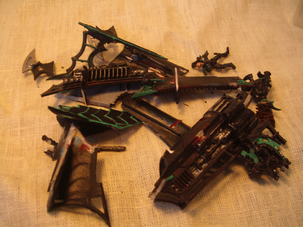 restoring my old beaten up eldar stuff (including revenant titan) GEDC0299