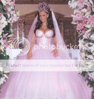 Concurs "Scrisoare catre Mos Craciun" Jordan_aka_katie_price_wedding_dres