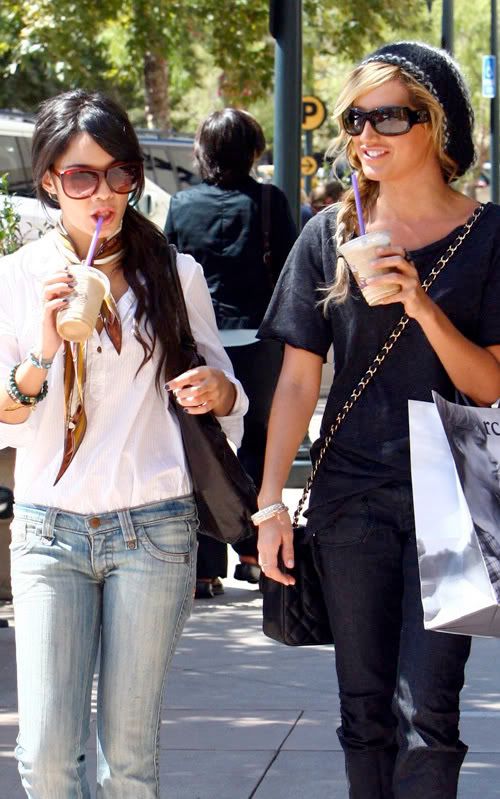     !!!!!!! Vanessa-hudgens-tisdale-shop-924-15