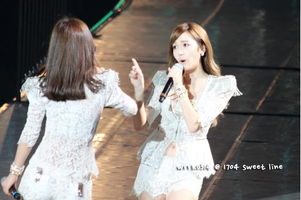 [PICS/GIF][14-09-2011] Yulsic moment in Taiwan - Comeback so hot & sweet! 65362