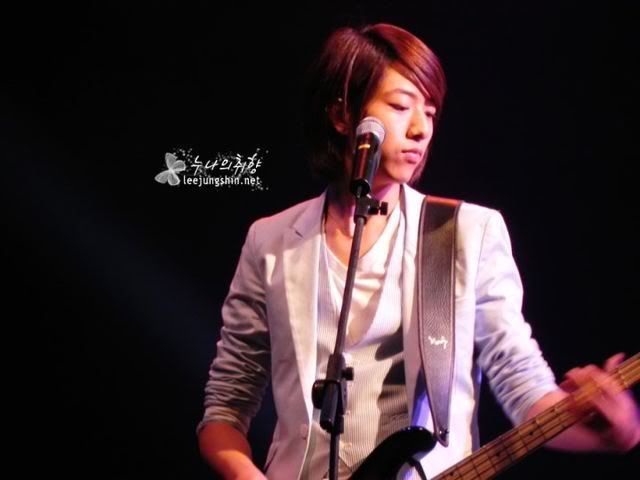 Everything about LEE JUNG SHIN (이정신) Pybn