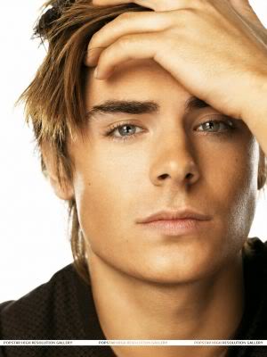 Mike Hannigan Zac-efron-9570