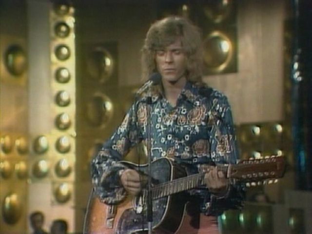 David Bowie - Space Oddity (Live @ Ivor Novello Awards, May 10, 1970) 9f9b9a5cb8f054639f8d5abcee2654c5