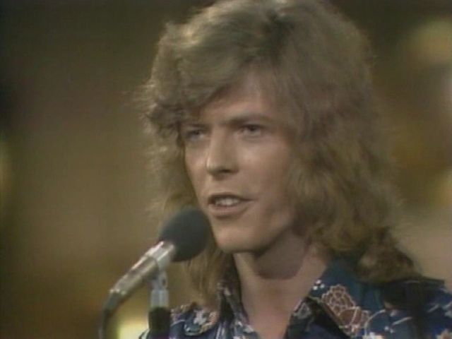 David Bowie - Space Oddity (Live @ Ivor Novello Awards, May 10, 1970) 2ac38ac0b5fb7cbde196b52631f705ff