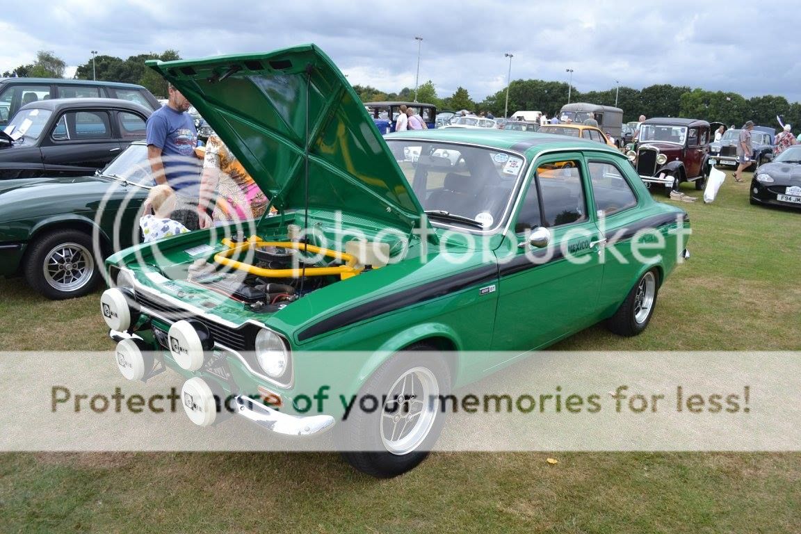 CLACTON CLASSIC CAR CLUB SHOW 28 AUGUST photos 14188520_10208165186502014_2856213064207791458_o_zpshrfzsklo