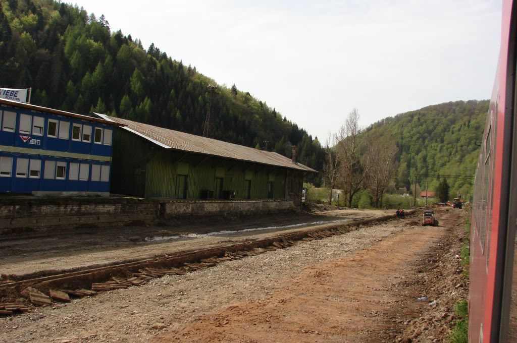 M 300 : Bucuresti Nord - Brasov - Cluj Napoca - Episcopia Bihor - Pagina 3 DSC04645