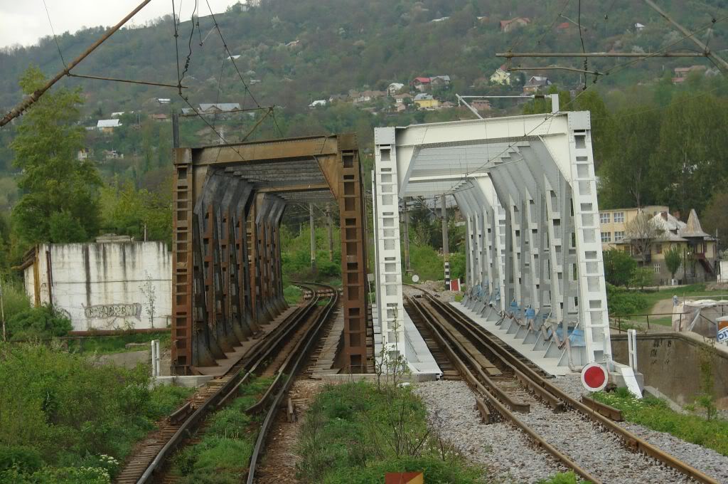 M 300 : Bucuresti Nord - Brasov - Cluj Napoca - Episcopia Bihor - Pagina 3 DSC04758