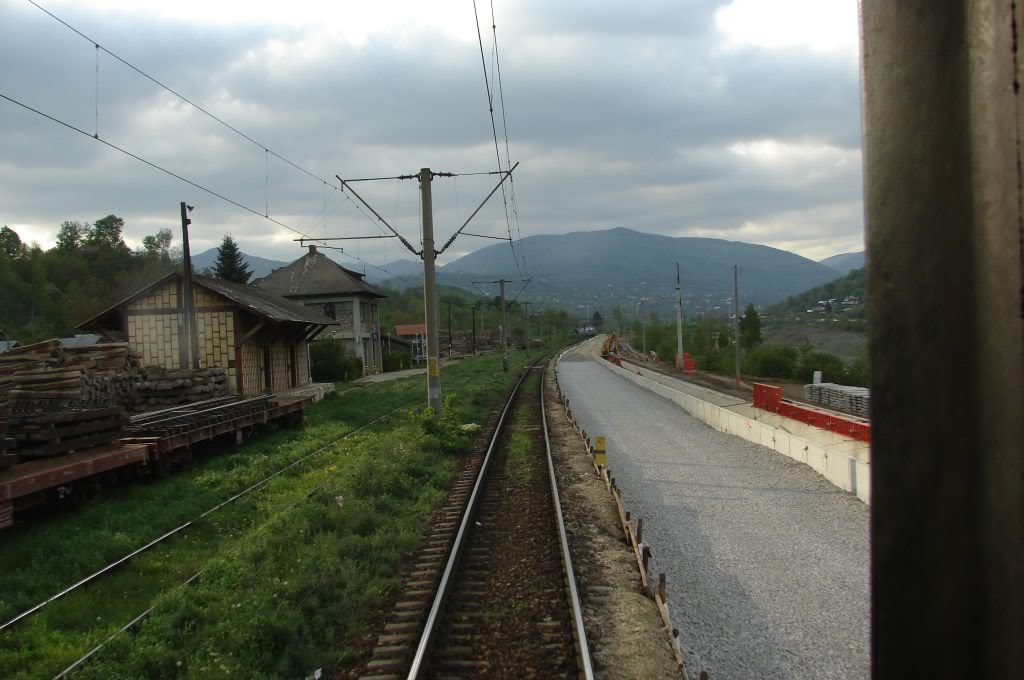 M 300 : Bucuresti Nord - Brasov - Cluj Napoca - Episcopia Bihor - Pagina 3 DSC04771