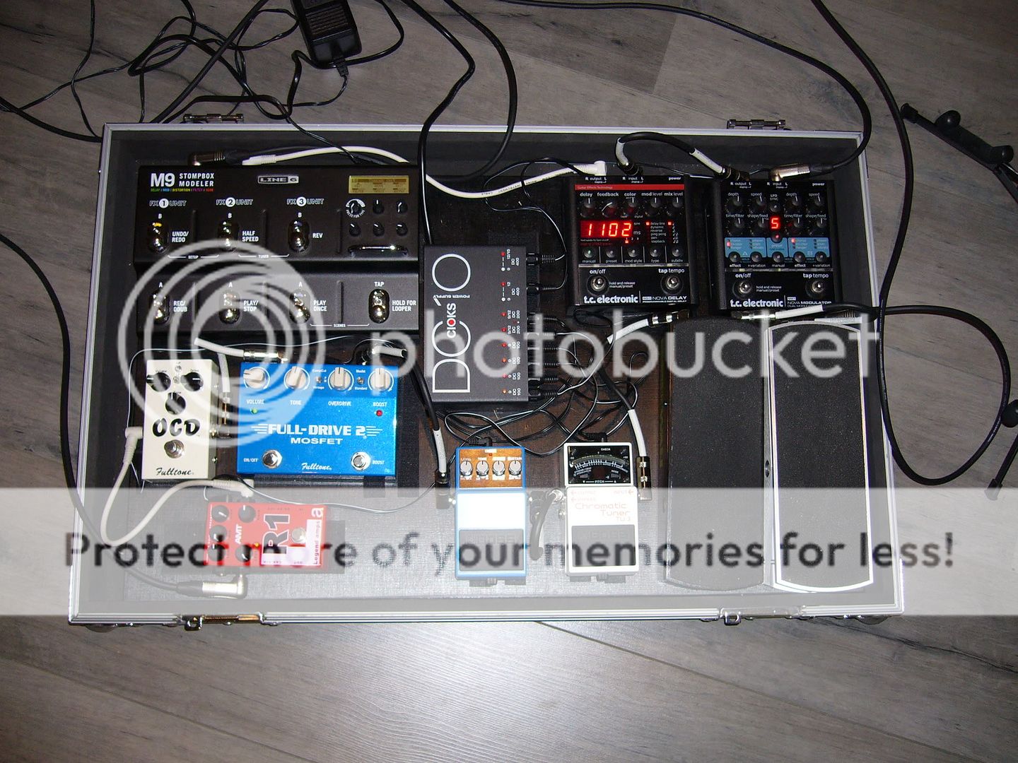 Photos de nos PedalBoard (ancien topic) - Page 28 P1060005